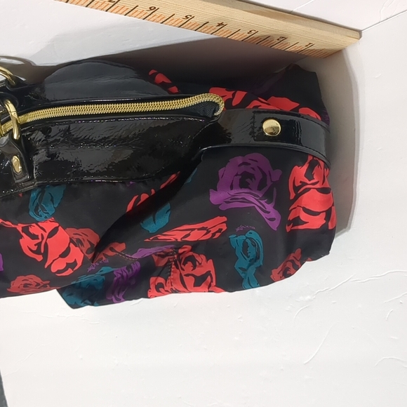 Betsey Johnson Floral black purse red 🌹 - Picture 3 of 9